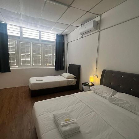 Aayu Seckchuan George Town Penang Hostel Buitenkant foto